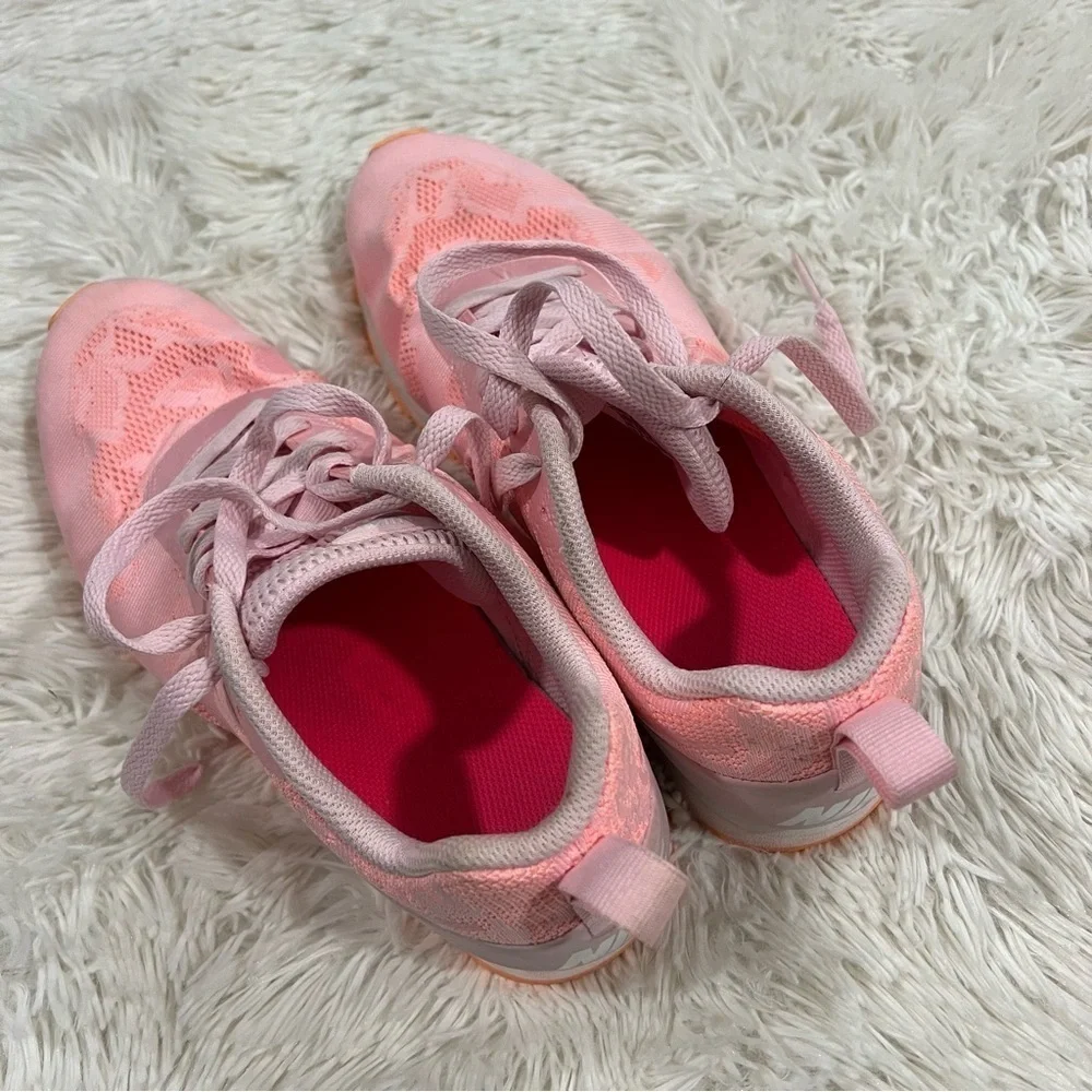 Nike women's md runner 2 br prism pink RARE size 9